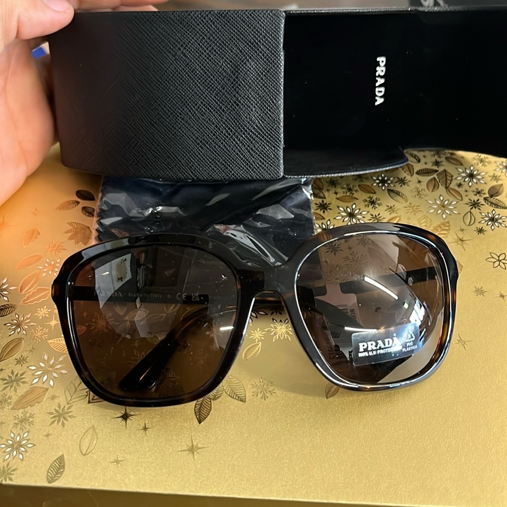 PRADA SUNGLASSES